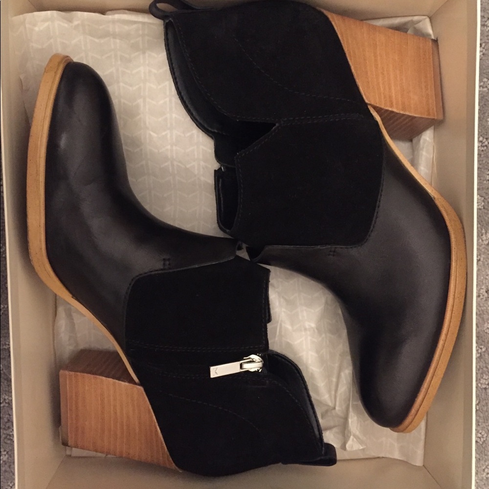 Marc Fisher Ginger Pointed Toe Ankle Bootie